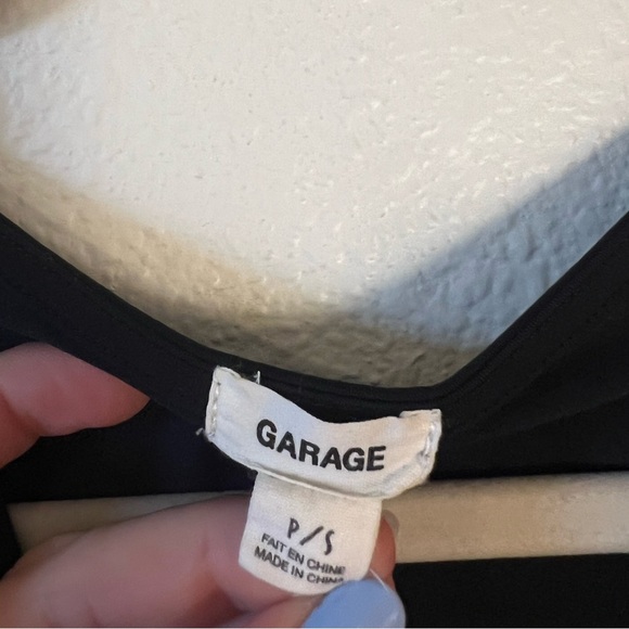 Garage black cropped long sleeve - Picture 3 of 3